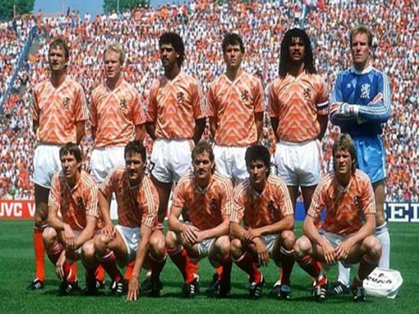 Hà Lan vô địch EURO năm nào?
