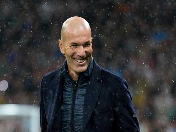 Huyền thoại bóng đá Zinedine Zidane